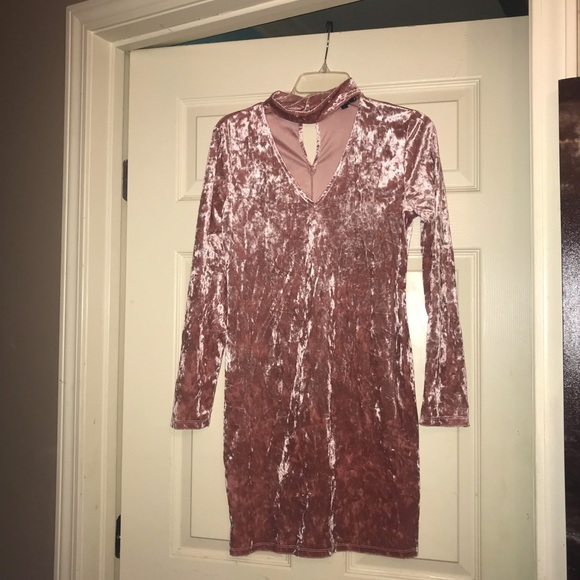 Valentine 💘 Pink Crushed Velvet Dress - Picture 2 of 6